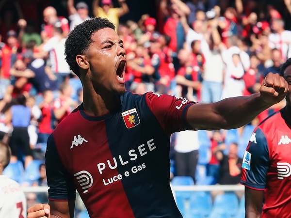 Genoa Bersedia Bahas Penjualan Koni De Winter ke Inter Milan